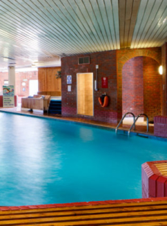 The swimming pool at Mercure Maidstone Great Danes Hotel