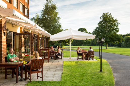 Mercure Maidstone Great Danes Hotel - outdoor dining area at dusk