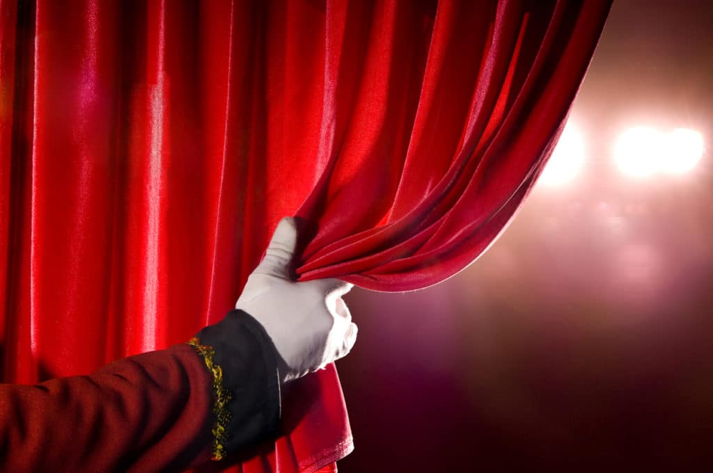 red-curtain-theater-show-1024x680